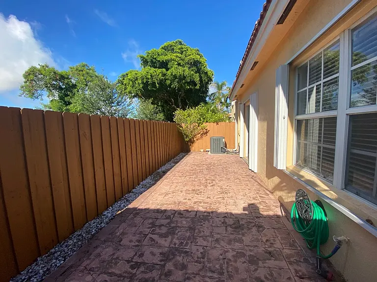 16246 SW 103rd Ter — Photo 14