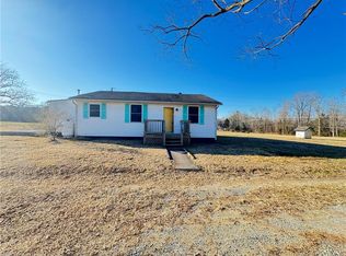 422 Syringa Rd, Topping, VA 23169