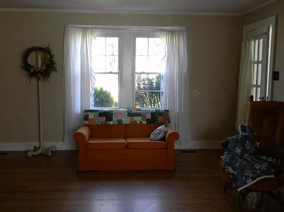 5th image of 1537 Main St