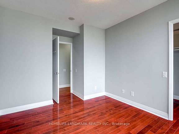 2nd image of 25 Carlton St #2902
