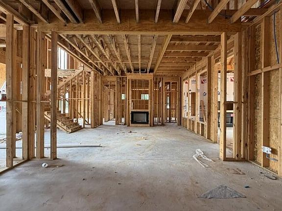 4th image of 6015 Hawks Ridge Dr