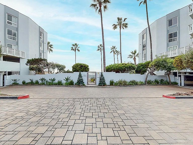 A vacation-style entrance to the pool.