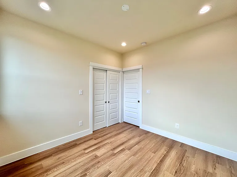 5605 Samuel Huston Ave #1 — Photo 16
