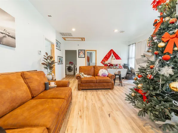 11 Seth Blvd, Cleveland, TX 77328