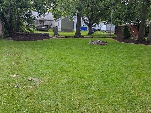 3rd image of 702 Fairmount Ave NE