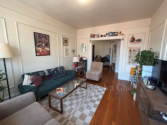 5th image of 70 Chiswick Rd APT 15