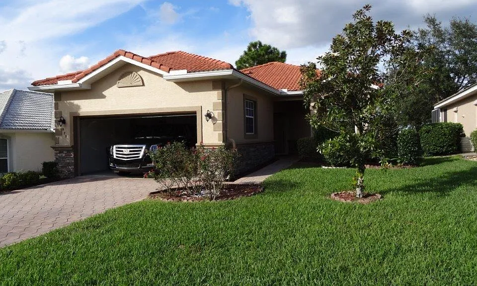 979 W Skyview Crossing Dr