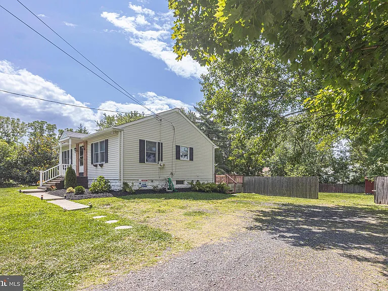 125 Richardson Rd — Photo 38