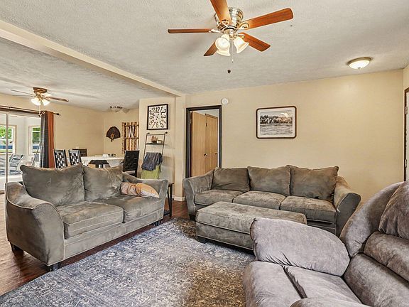 4th image of 321 Wright St