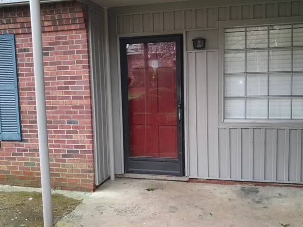 3830 Country Club Rd, Winston Salem, NC 27104