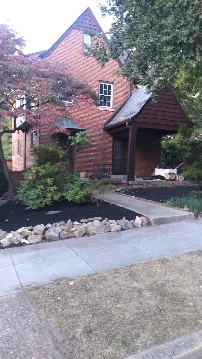 1431 Iris St NW photo 1