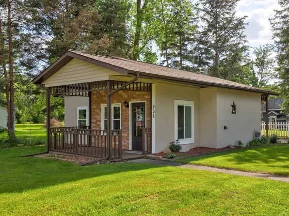 206 S Sherman St, Vassar, MI 48768