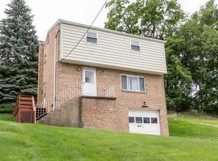 2402 Glenroy St, Pittsburgh, PA