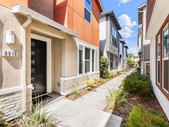 9910 Del Surf Ln, Elk Grove, CA 95757