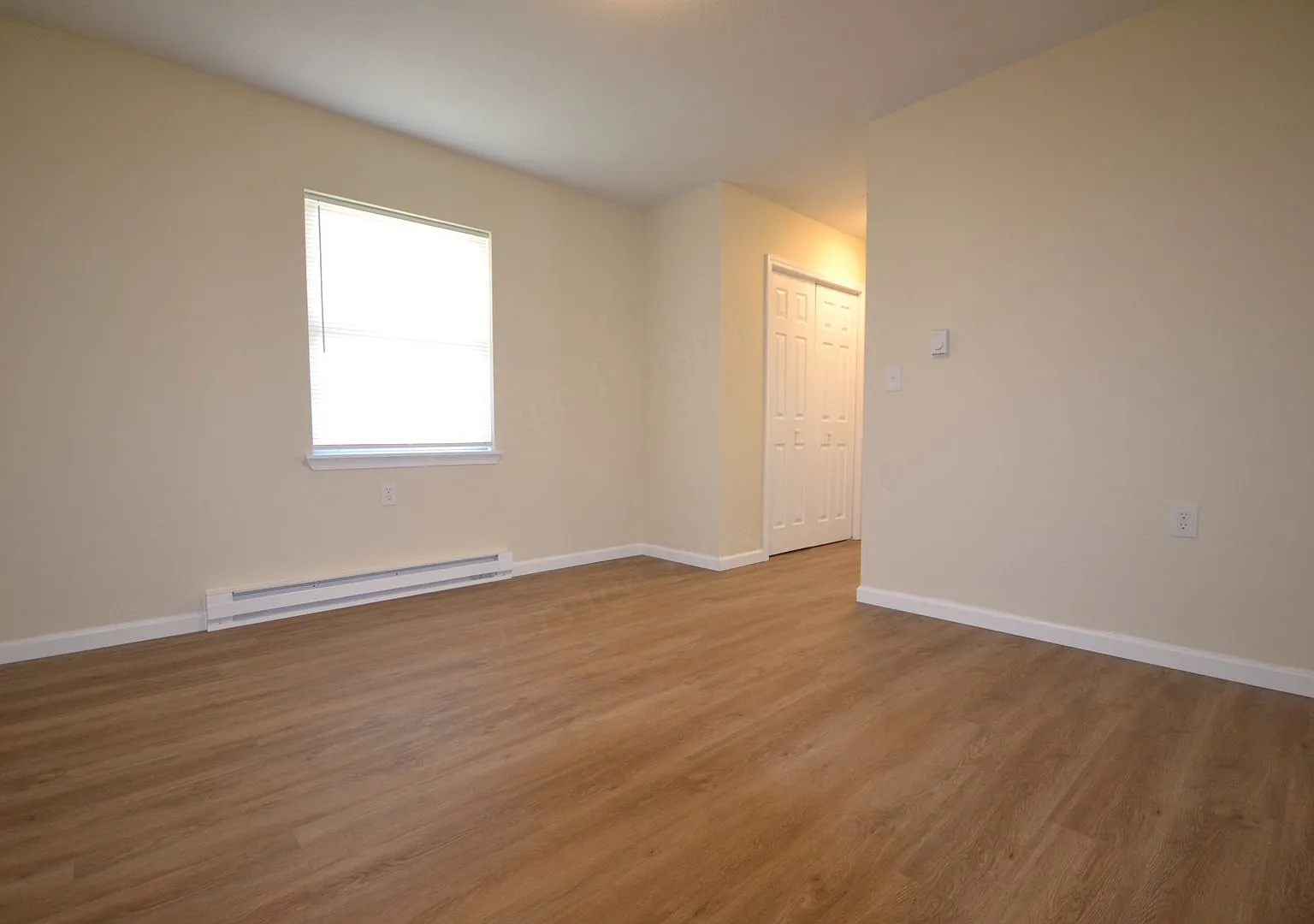 Deepwater Apartments — Photo 4