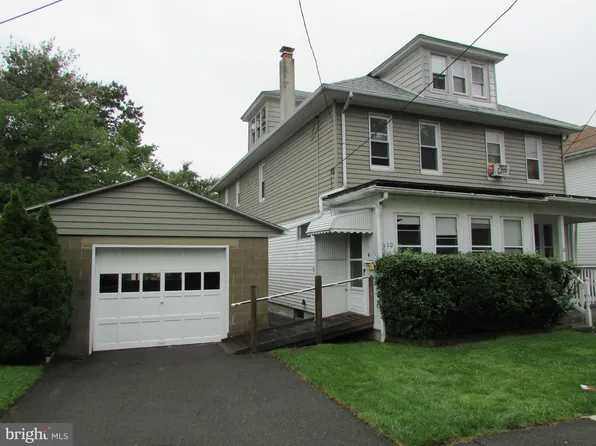 10 N Madison St, McAdoo, PA 18237