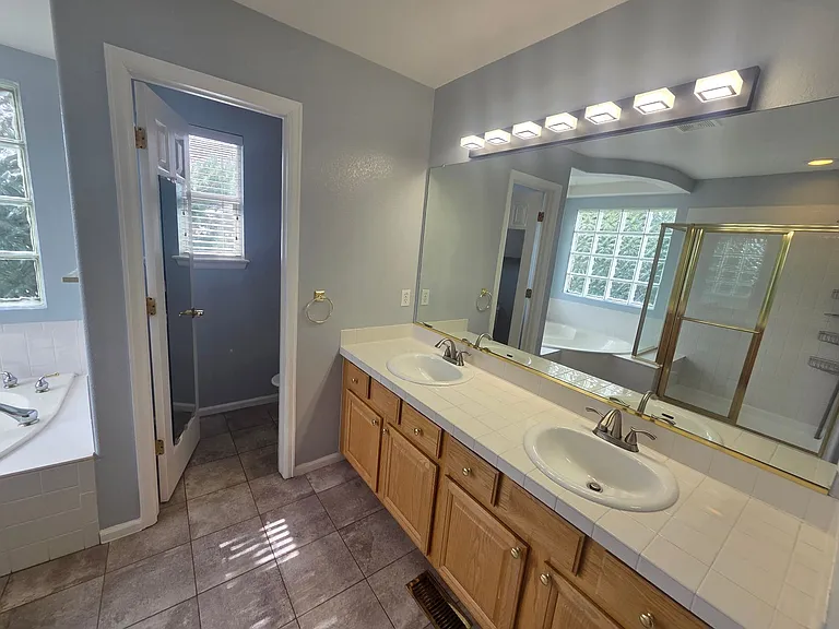 10232 Jill Ave — Photo 16