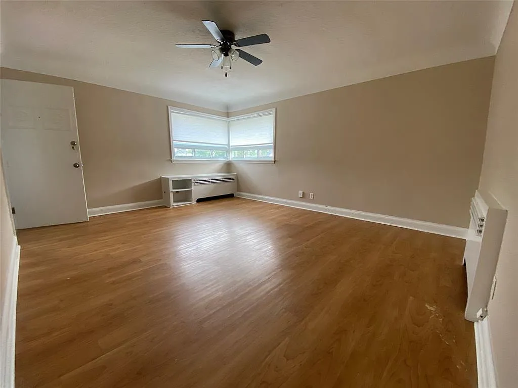 1 bed, $1,300 — Photo 2