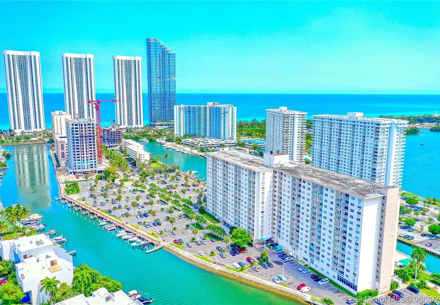 1 bed, 720 sqft, $1,750 — Photo 2