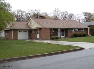 415 E Julian St, Martinsburg, PA