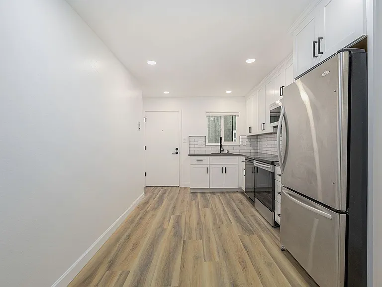 Montecito Ave 137 — Photo 14