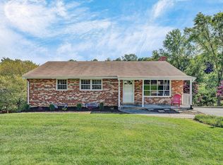 5258 Lakeland Dr, Roanoke, VA 24018