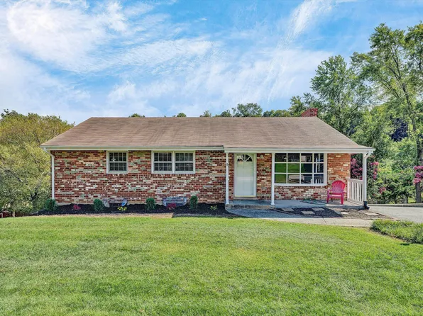 5258 Lakeland Dr, Roanoke, VA 24018
