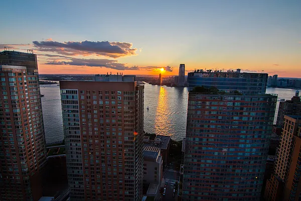 Rented by New York Residence | media 29
