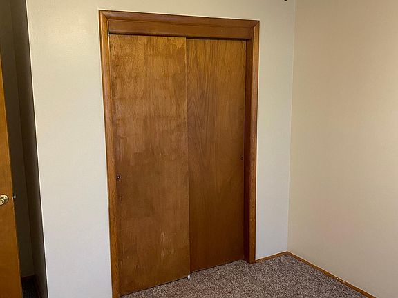 4th image of 349 N Kansas Ave