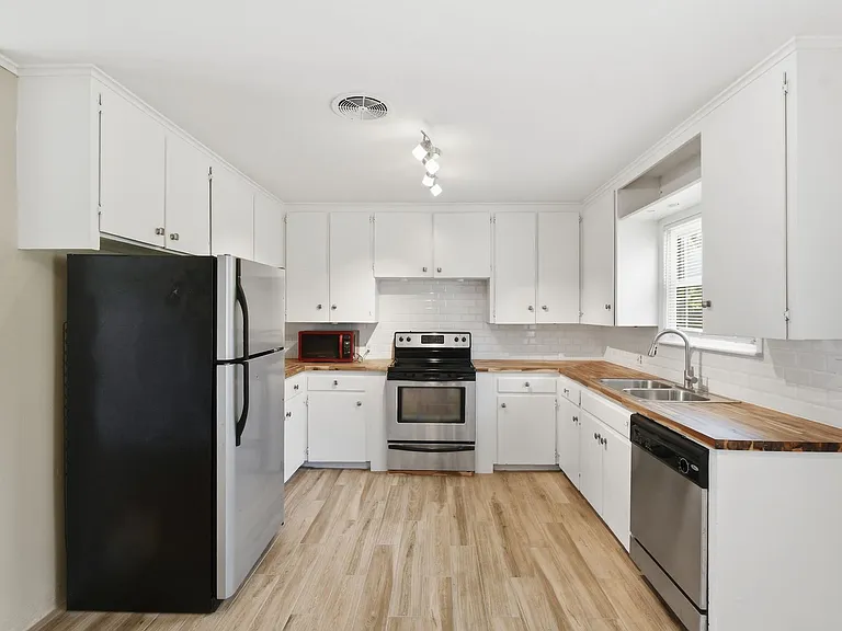 476 S 79th East Ave — Photo 9