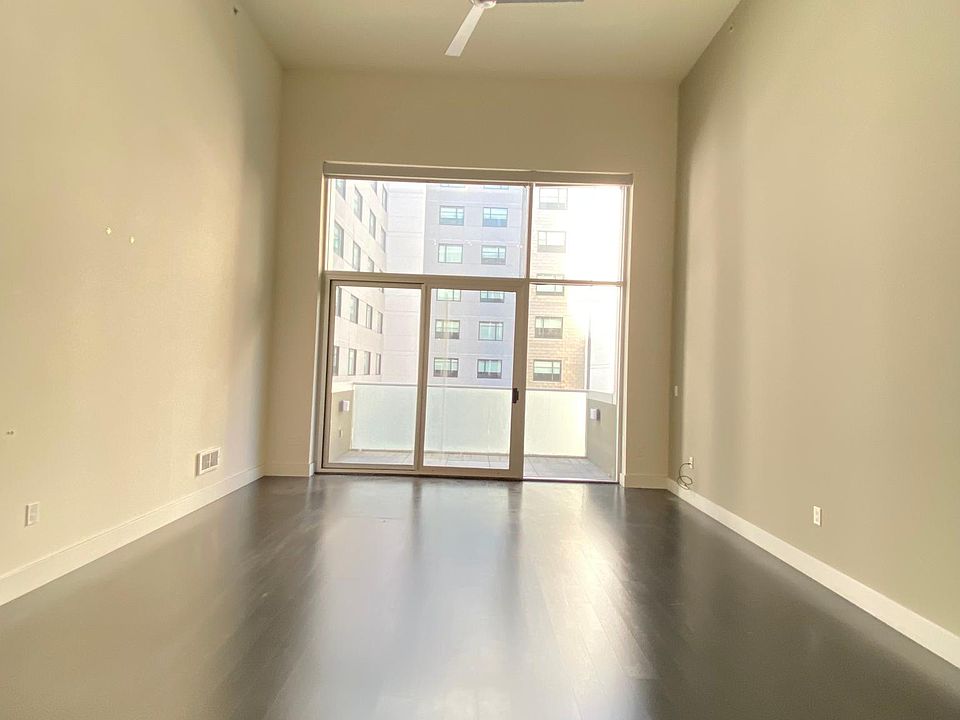1st image of 190 King St #205