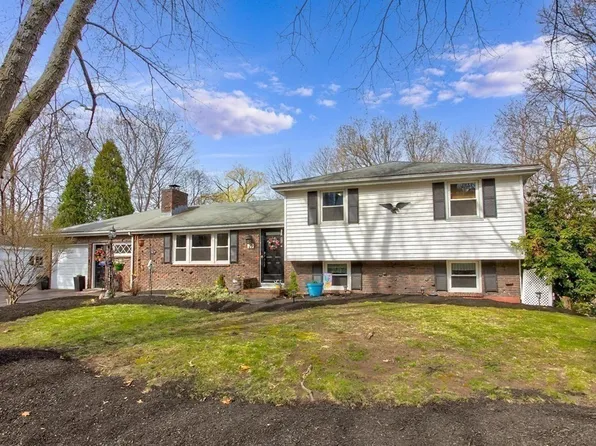 25 South St, Reading, MA 01867