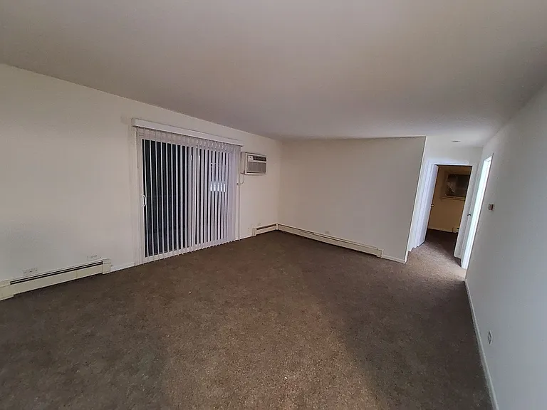 1228 Town Crest Dr — Photo 3
