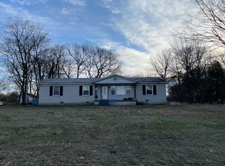 105 Lakeside Dr, Columbia, TN 38401