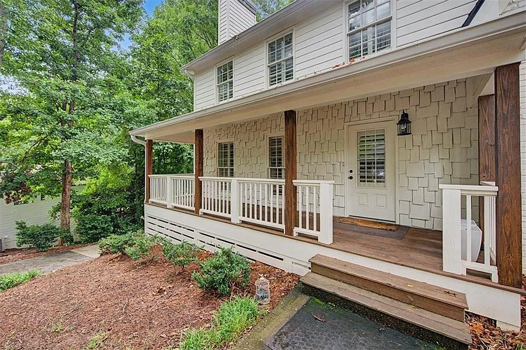 4 bed, 2.5 bath, 2878 sqft, $4,100 — Photo 3