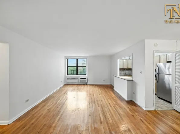 1200 East 53rd Street image 3 of 14