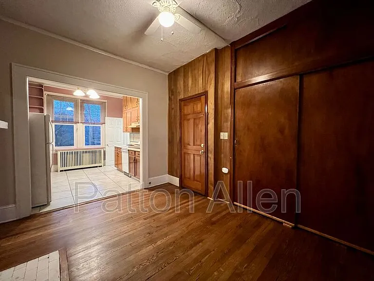 130 Edwin Pl #1 — Photo 4