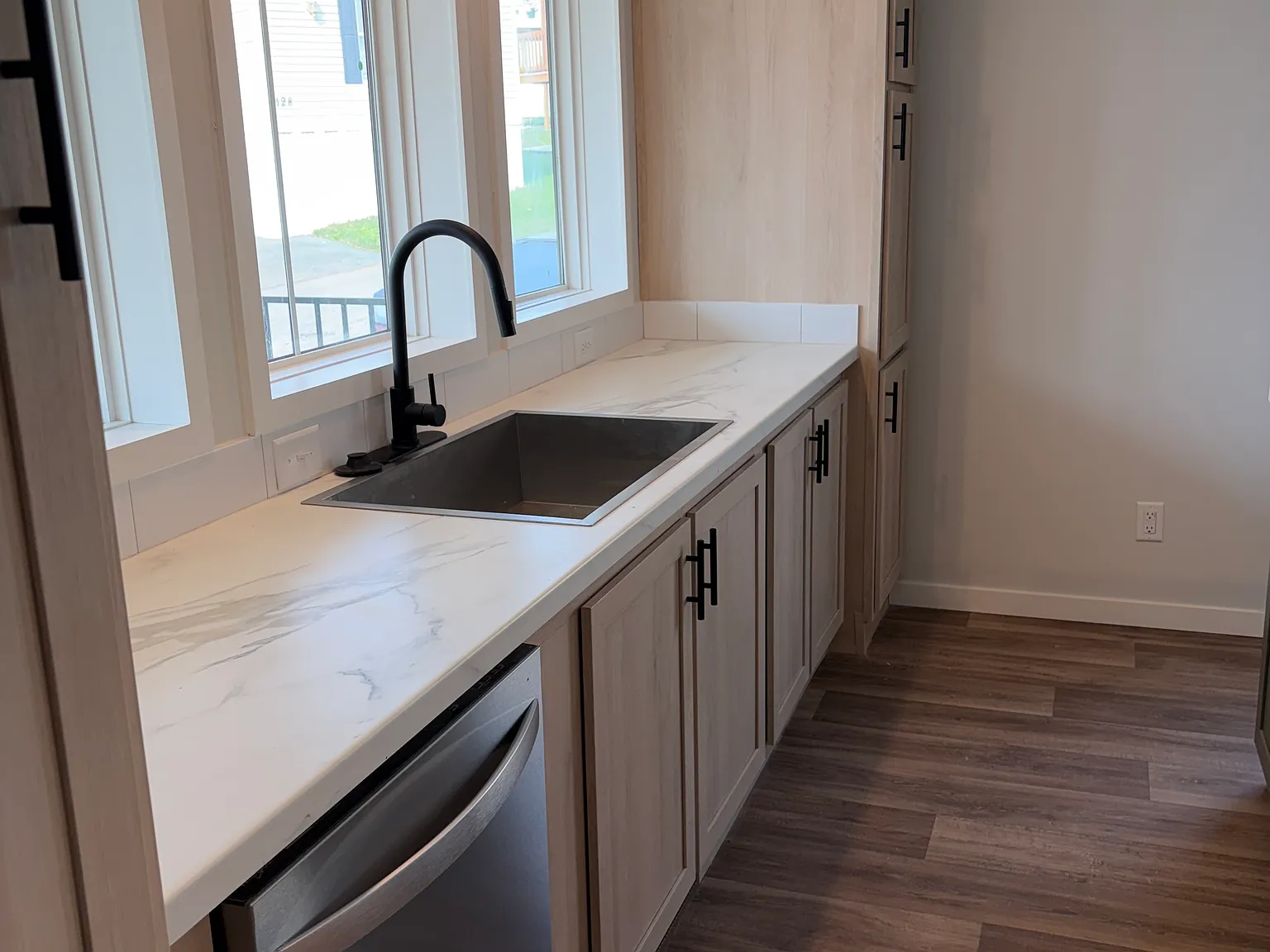 3 bed, 1280 sqft, $1,800 — Photo 4