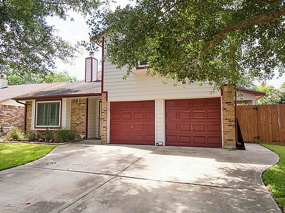 3rd image of 2401 Lees Ct