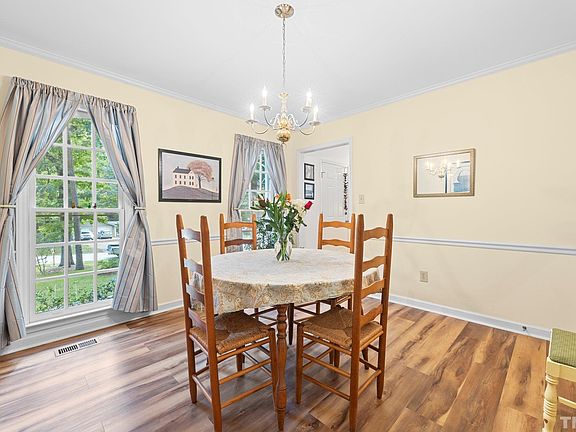 5th image of 7415 Abron Dr