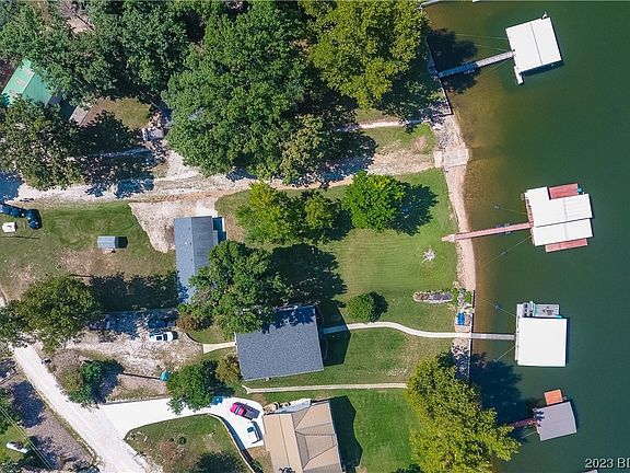4th image of 875 Hyde Park Dr