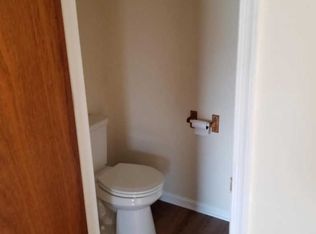 211 Douglas St, Elkton, MD 21921