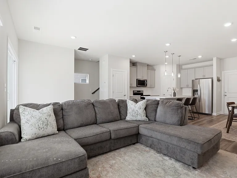 2317 Belterra Dr — Photo 11