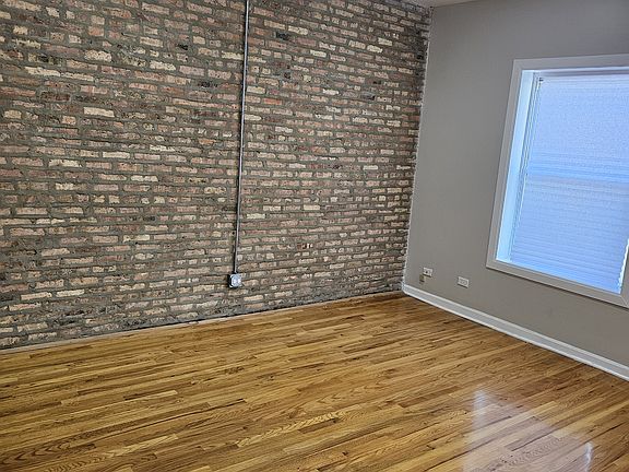 4th image of 5040 S Michigan Ave APT 3