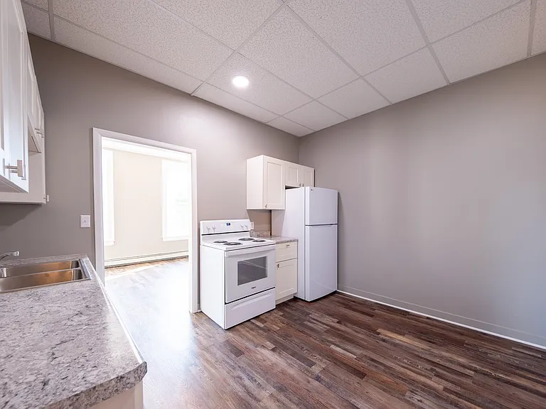 111 N Pine St #4 — Photo 2