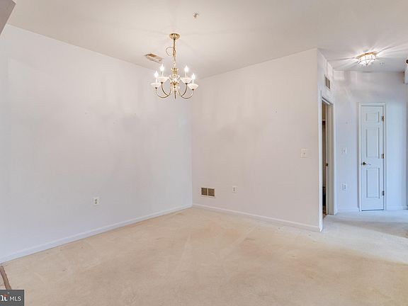 4th image of 1302 Scottsdale Dr Unit 170