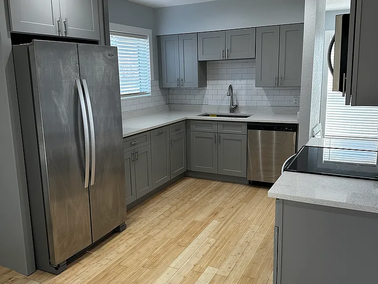 1055 Modred St — Photo 16