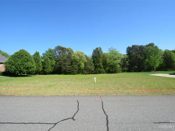 4 Jamesfield Dr, Rutherfordton, NC 28139