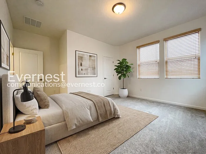 3 bed, 3.0 bath, 1459 sqft, $2,640 — Photo 4