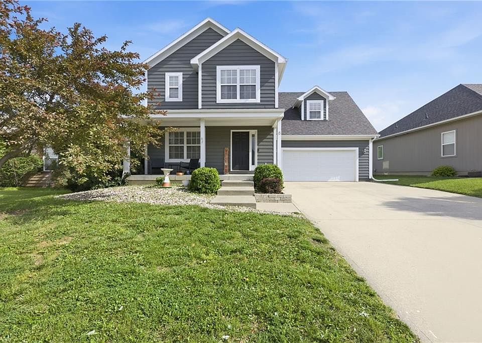 1st image of 8 Westwood Cir